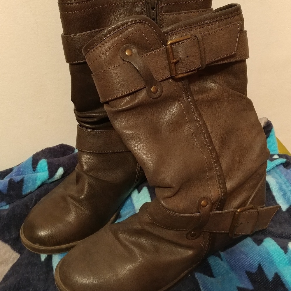 Report combat boots